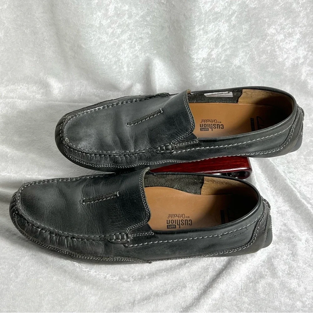 CLARKS Men's 11 M-Black Leather Casual Loafers Slip On Soft Cushioned Ortholite‎